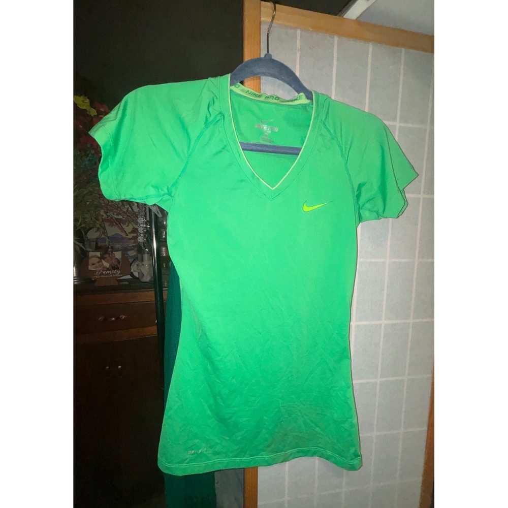 Nike Pro Dri-FIT Girls Green V-Neck Fitted Short Sleeve Athletic Shirt Size XS